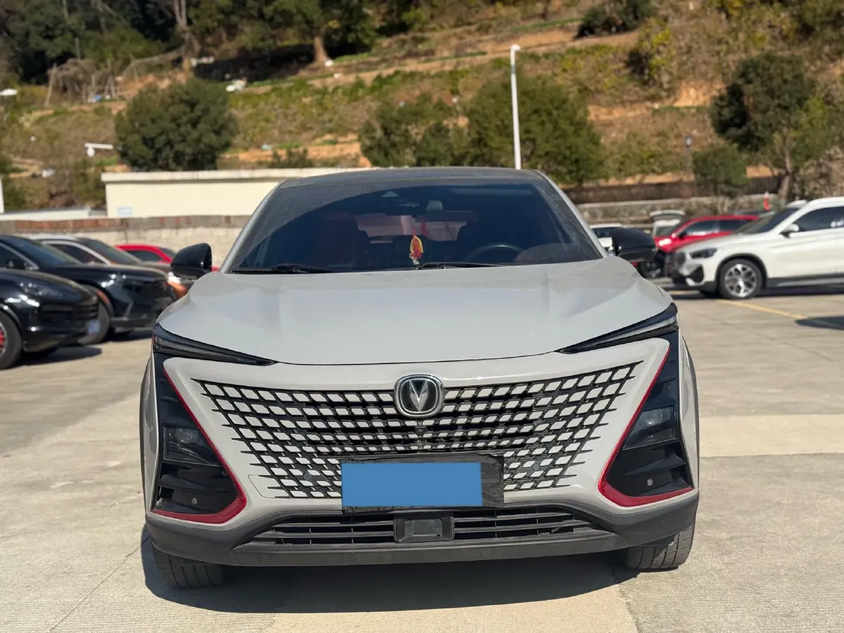 2020 ChangAn UNI-T 1.5T 180HP L4 7DCT,autocango,china used car exporter,china ev exporter,chinese used car exporter,chinese used ev exporter