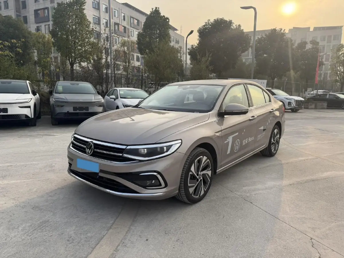 2025 Volkswagen Bora 1.5T 160HP L4 7DCT