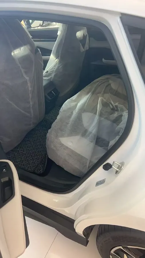 2024 ChangAn UNI-V iDD 1.5L 110HP L4 E-CVT PHEV 18.99KWH,autocango,china used car exporter,china ev exporter,chinese used car exporter,chinese used ev exporter