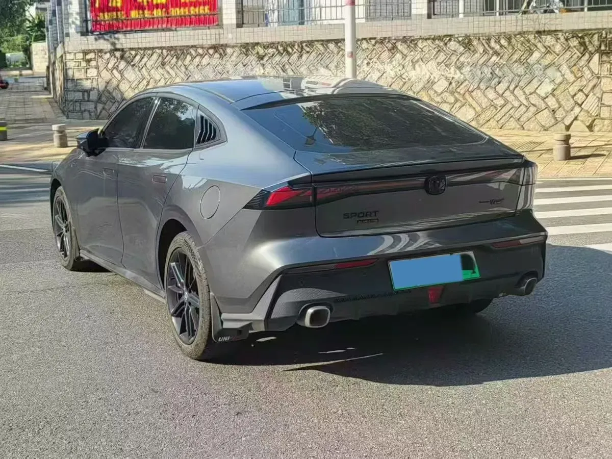 2024 ChangAn UNI-V iDD 1.5L 110HP L4 E-CVT PHEV 18.99KWH,autocango,china used car exporter,china ev exporter,chinese used car exporter,chinese used ev exporter