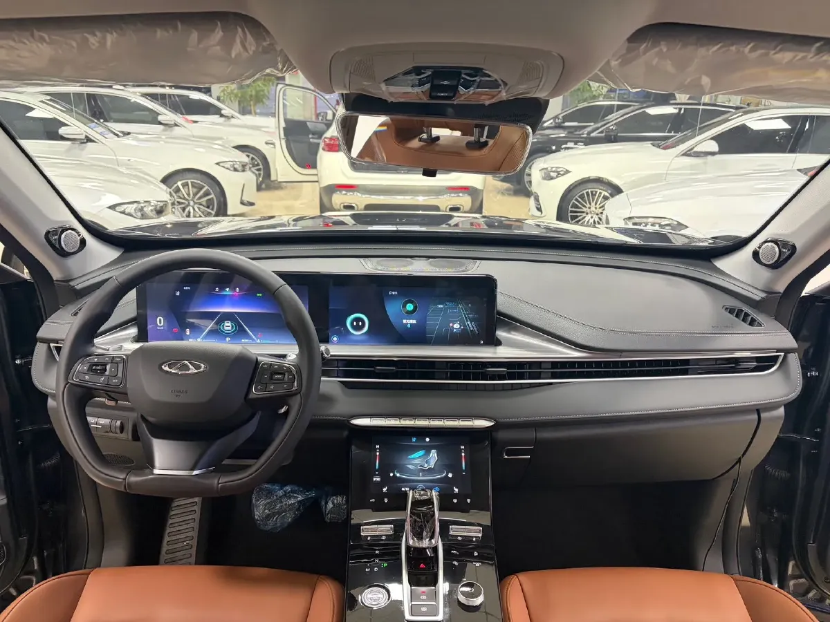 2021 Chery Tiggo 8 Plus 1.6T 197HP L4 7DCT,autocango,china used car exporter,china ev exporter,chinese used car exporter,chinese used ev exporter