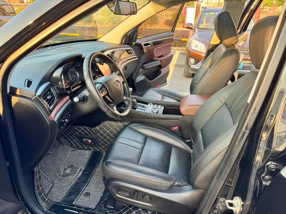 2017 GAC Trumpchi GS8 2.0T 201HP L4 6AT,autocango,china used car exporter,china ev exporter,chinese used car exporter,chinese used ev exporter