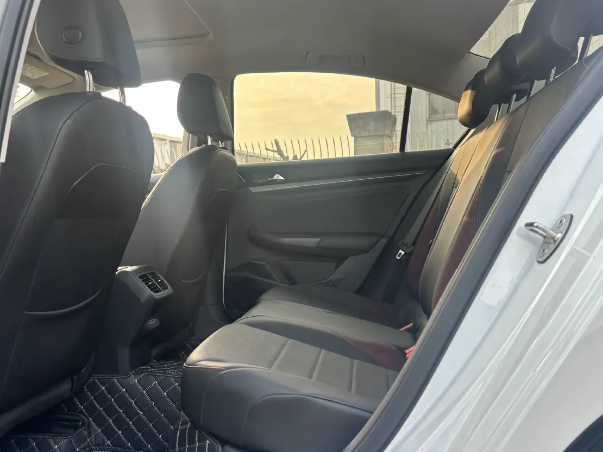 2019 Volkswagen Golf Sportsvan 1.6L 110HP L4 6AT,autocango,china used car exporter,china ev exporter,chinese used car exporter,chinese used ev exporter