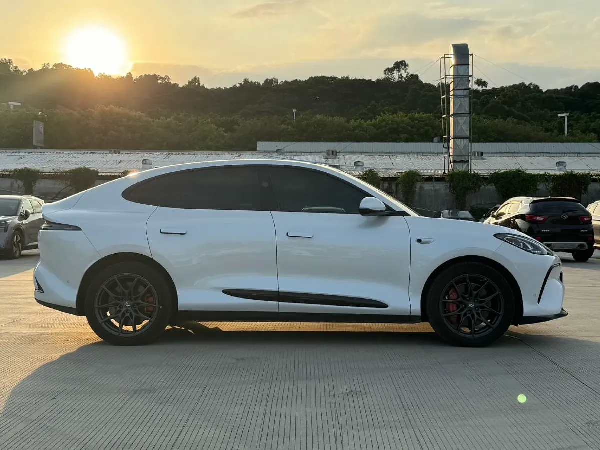 2023 IM LS6 BEV 71KWH,autocango,china used car exporter,china ev exporter,chinese used car exporter,chinese used ev exporter