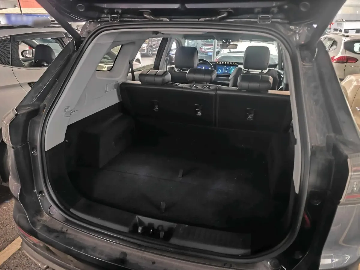 2022 Chery Tiggo 8 Plus 1.6T 197HP L4 7DCT,autocango,china used car exporter,china ev exporter,chinese used car exporter,chinese used ev exporter