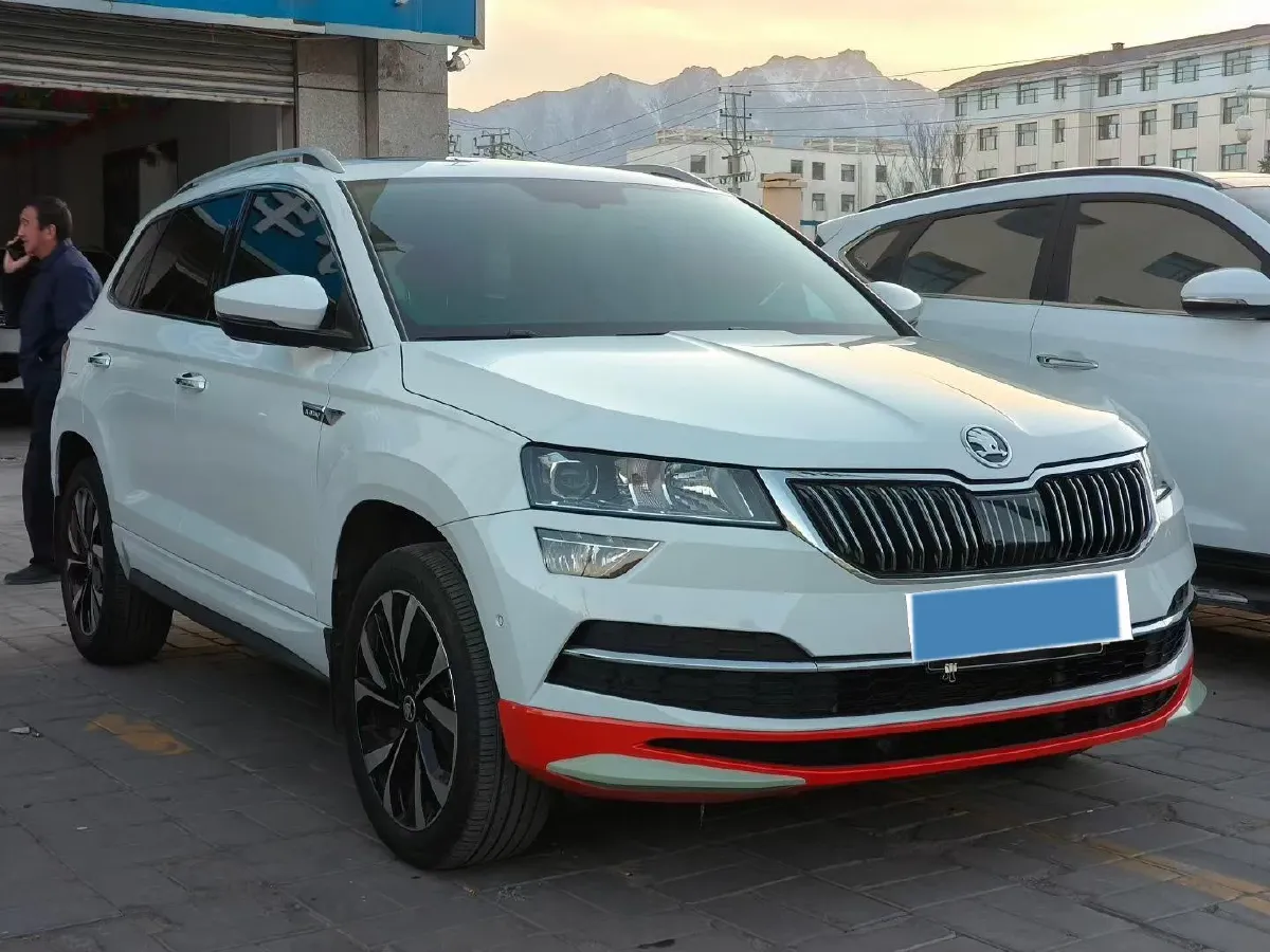 2023 Skoda Karoq 1.4T 150HP L4 7DCT,autocango,china used car exporter,china ev exporter,chinese used car exporter,chinese used ev exporter