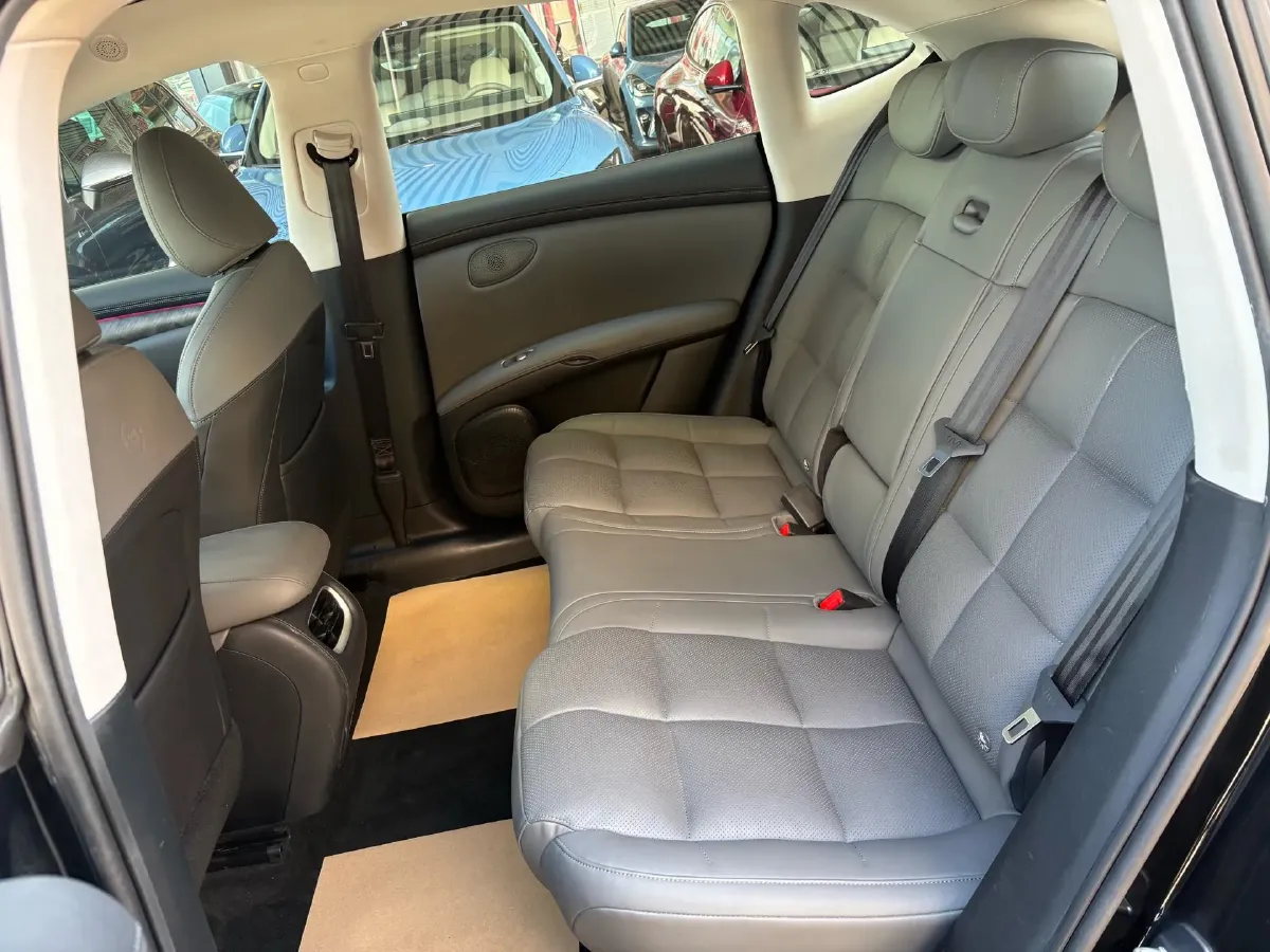 2023 IM LS6 BEV 71KWH,autocango,china used car exporter,china ev exporter,chinese used car exporter,chinese used ev exporter