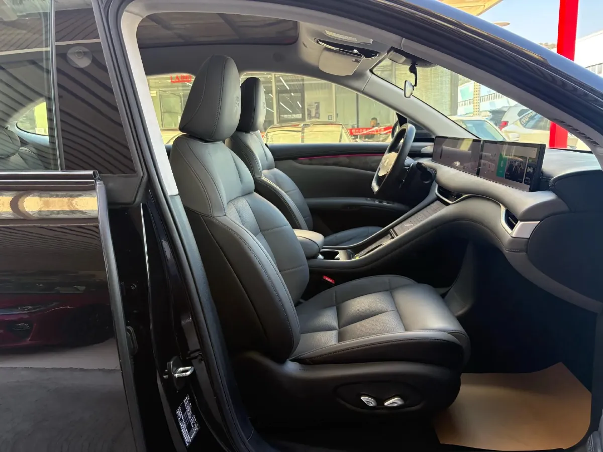 2023 IM LS6 BEV 71KWH,autocango,china used car exporter,china ev exporter,chinese used car exporter,chinese used ev exporter