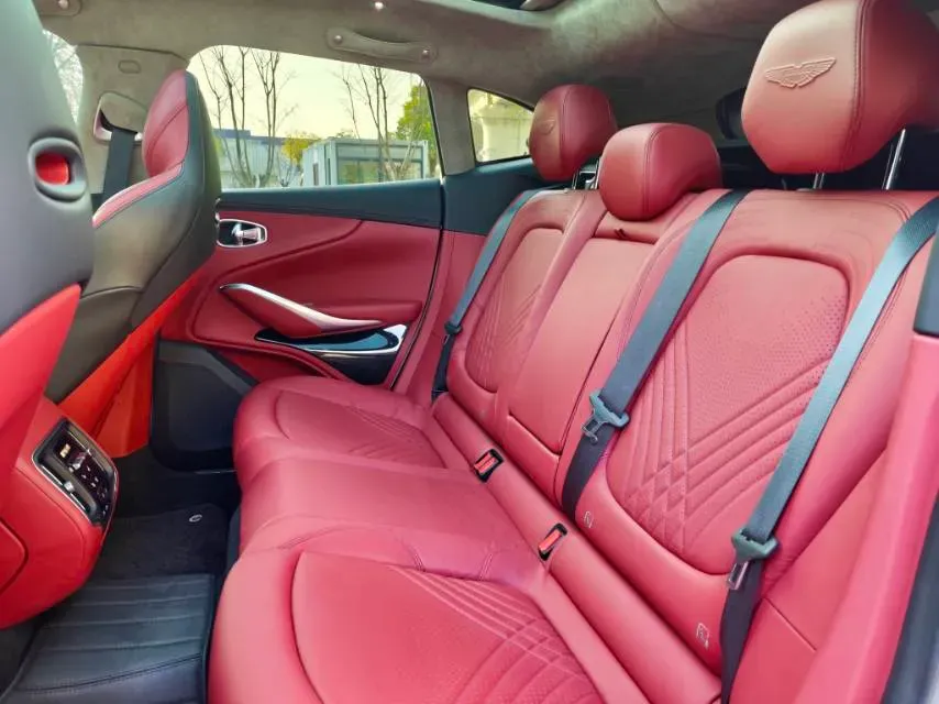 2022 Aston Martin DBX 4.0T 550HP V8 9AT,autocango,china used car exporter,china ev exporter,chinese used car exporter,chinese used ev exporter