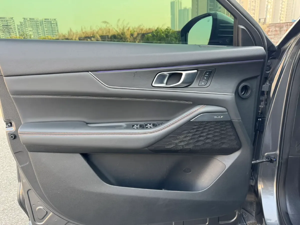 2021 ChangAn UNI-K 2.0T 233HP L4 8AT,autocango,china used car exporter,china ev exporter,chinese used car exporter,chinese used ev exporter