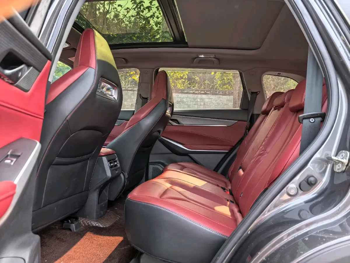 2022 ChangAn CS75 Plus 2.0T 233HP L4 8AT,autocango,china used car exporter,china ev exporter,chinese used car exporter,chinese used ev exporter