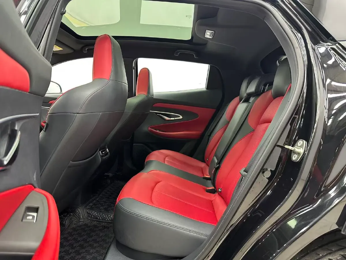 2020 ChangAn UNI-T 1.5T 180HP L4 7DCT,autocango,china used car exporter,china ev exporter,chinese used car exporter,chinese used ev exporter