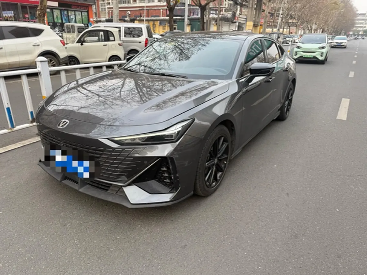 2023 ChangAn UNI-V 1.5T 188HP L4 7DCT,autocango,china used car exporter,china ev exporter,chinese used car exporter,chinese used ev exporter