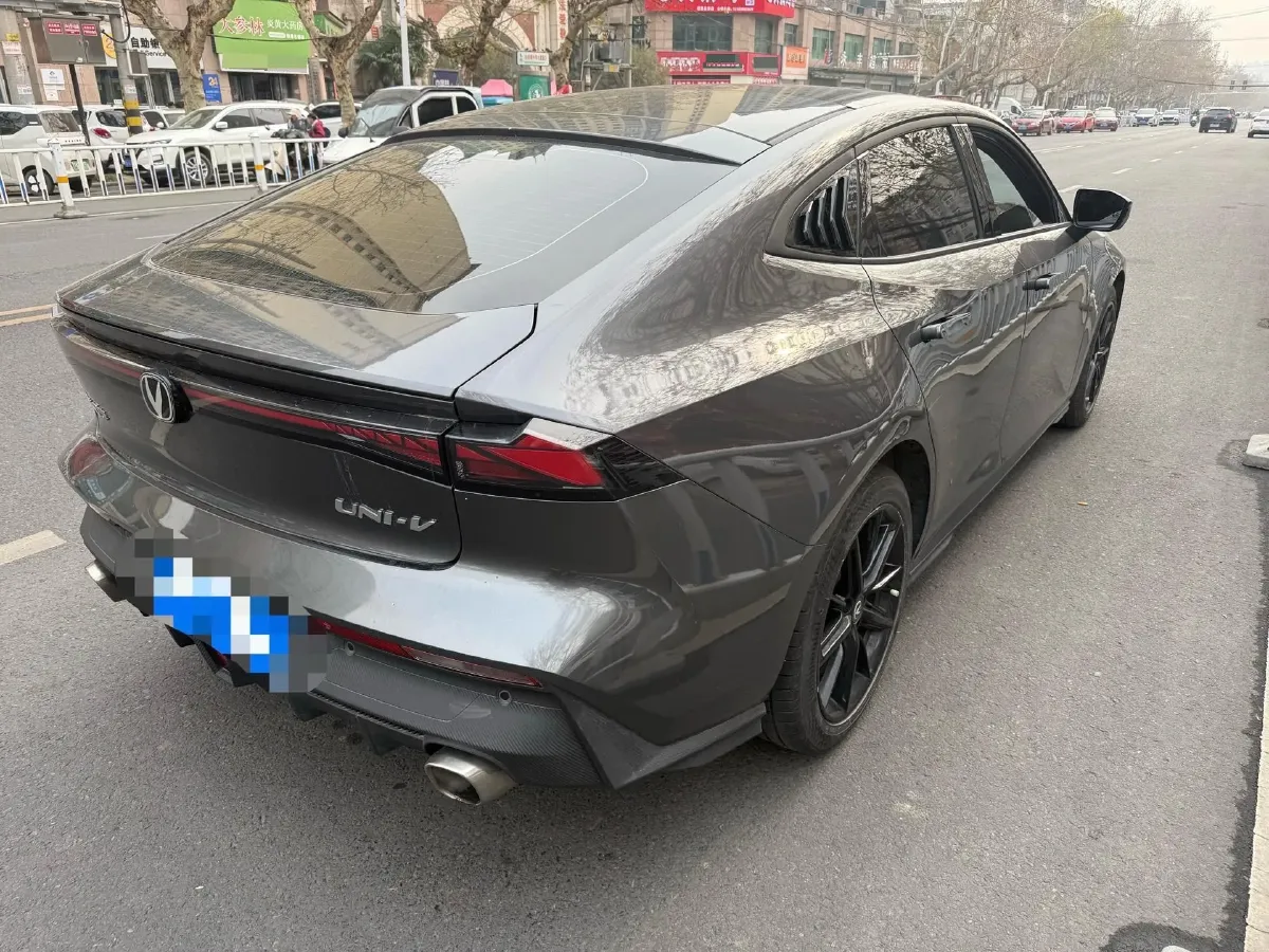 2023 ChangAn UNI-V 1.5T 188HP L4 7DCT,autocango,china used car exporter,china ev exporter,chinese used car exporter,chinese used ev exporter