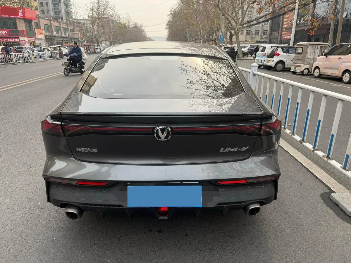 2023 ChangAn UNI-V 1.5T 188HP L4 7DCT,autocango,china used car exporter,china ev exporter,chinese used car exporter,chinese used ev exporter