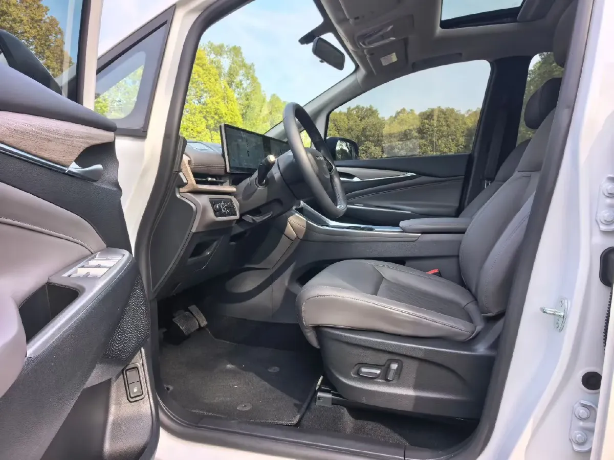 2025 MAXUS G50 PHEV 1.5L 98HP L4 1DHT PHEV,autocango,china used car exporter,china ev exporter,chinese used car exporter,chinese used ev exporter