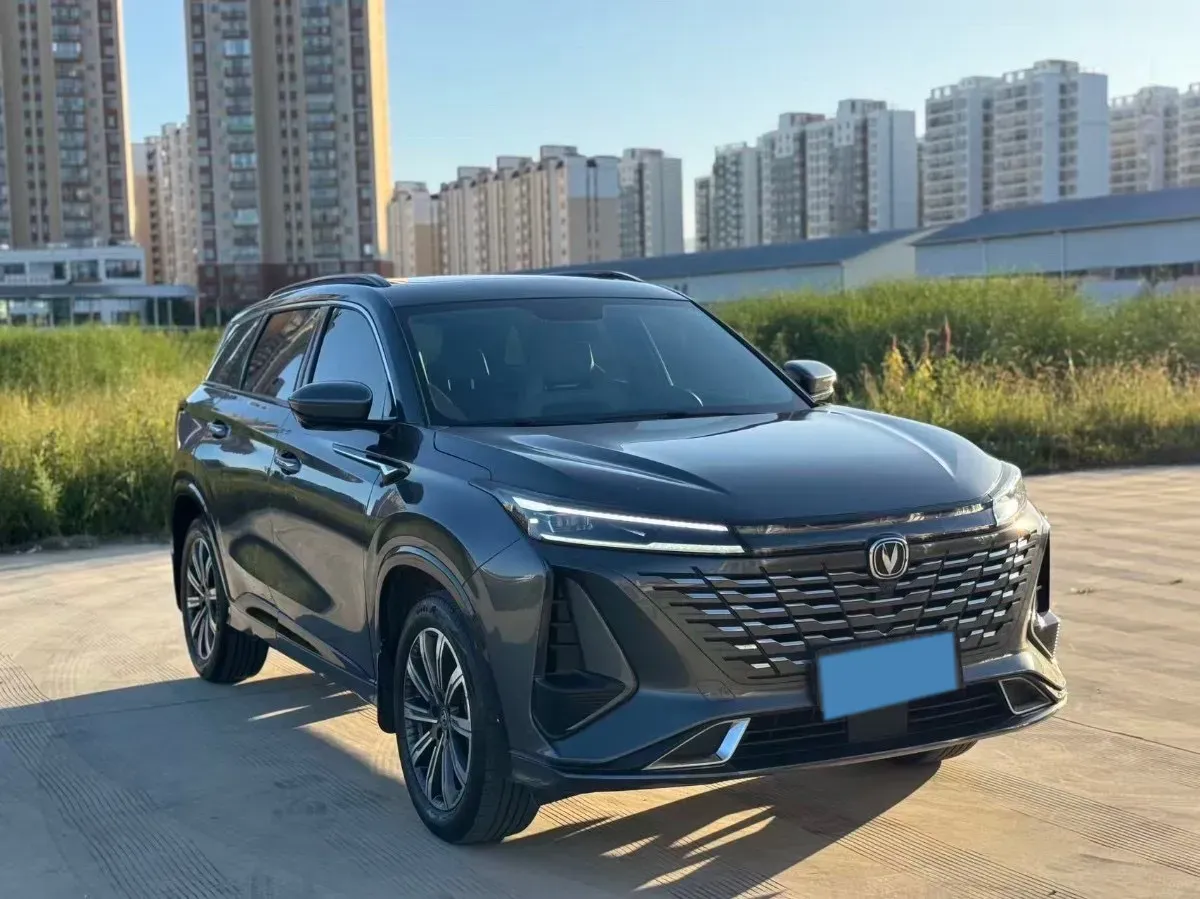2023 ChangAn CS75 Plus 1.5T 188HP L4 8AT,autocango,china used car exporter,china ev exporter,chinese used car exporter,chinese used ev exporter