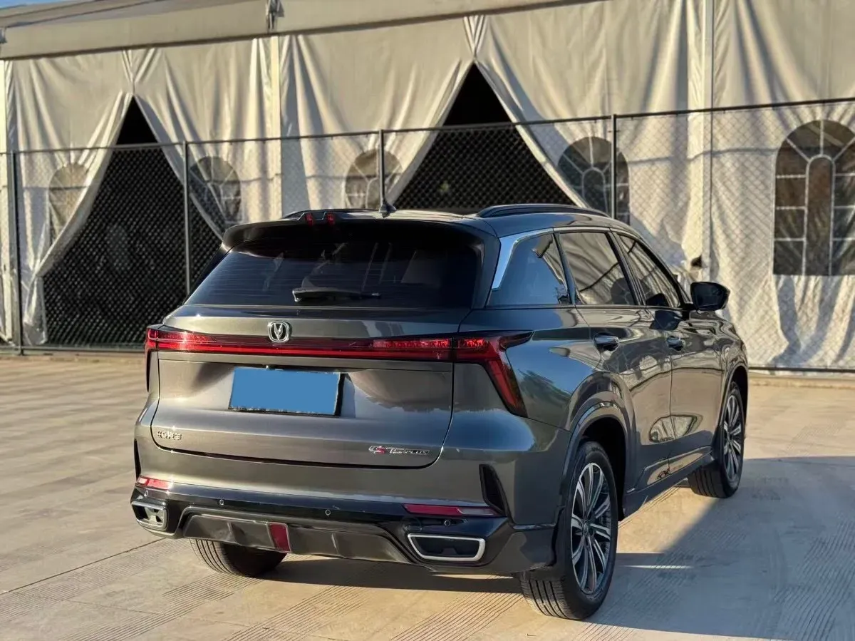 2023 ChangAn CS75 Plus 1.5T 188HP L4 8AT,autocango,china used car exporter,china ev exporter,chinese used car exporter,chinese used ev exporter