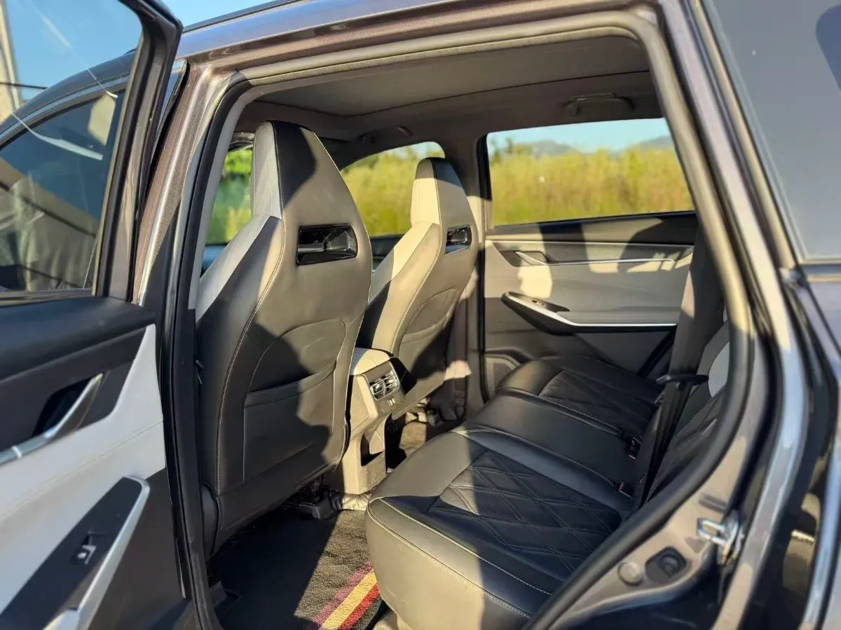 2023 ChangAn CS75 Plus 1.5T 188HP L4 8AT,autocango,china used car exporter,china ev exporter,chinese used car exporter,chinese used ev exporter