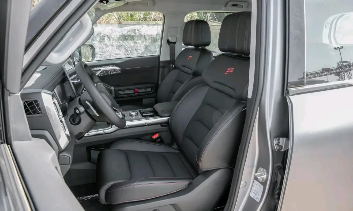 2025 Jetour Traveller 2.0T 254HP L4 7DCT,autocango,china used car exporter,china ev exporter,chinese used car exporter,chinese used ev exporter