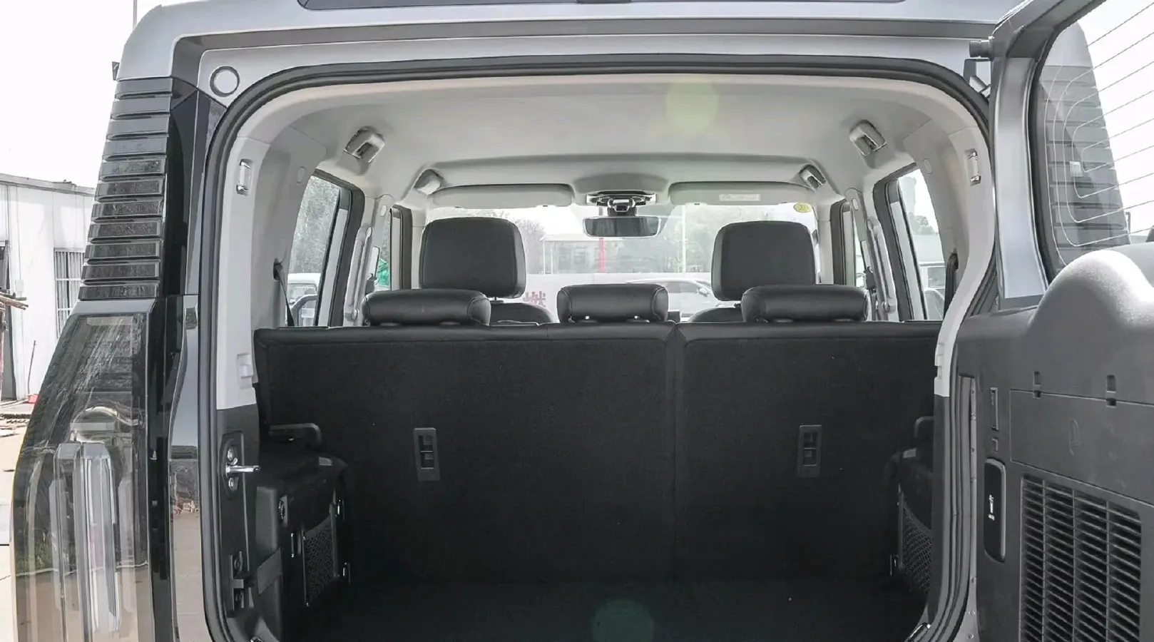 2025 Jetour Traveller 2.0T 254HP L4 7DCT,autocango,china used car exporter,china ev exporter,chinese used car exporter,chinese used ev exporter