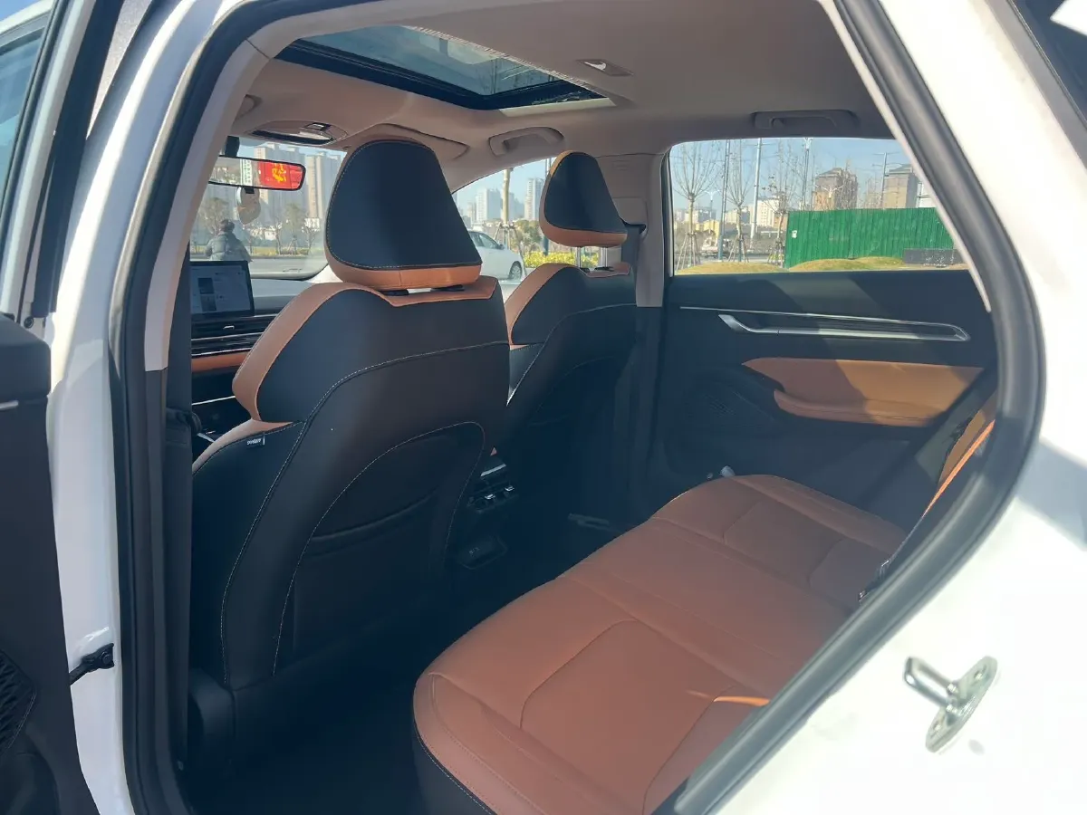 2025 Geely Emgrand 1.5L 127HP L4 CVT,autocango,china used car exporter,china ev exporter,chinese used car exporter,chinese used ev exporter