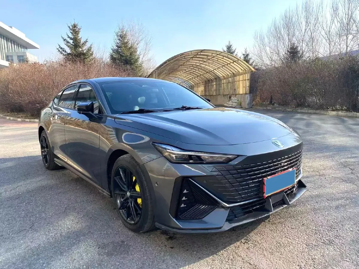 2022 ChangAn UNI-V 1.5T 188HP L4 7DCT,autocango,china used car exporter,china ev exporter,chinese used car exporter,chinese used ev exporter