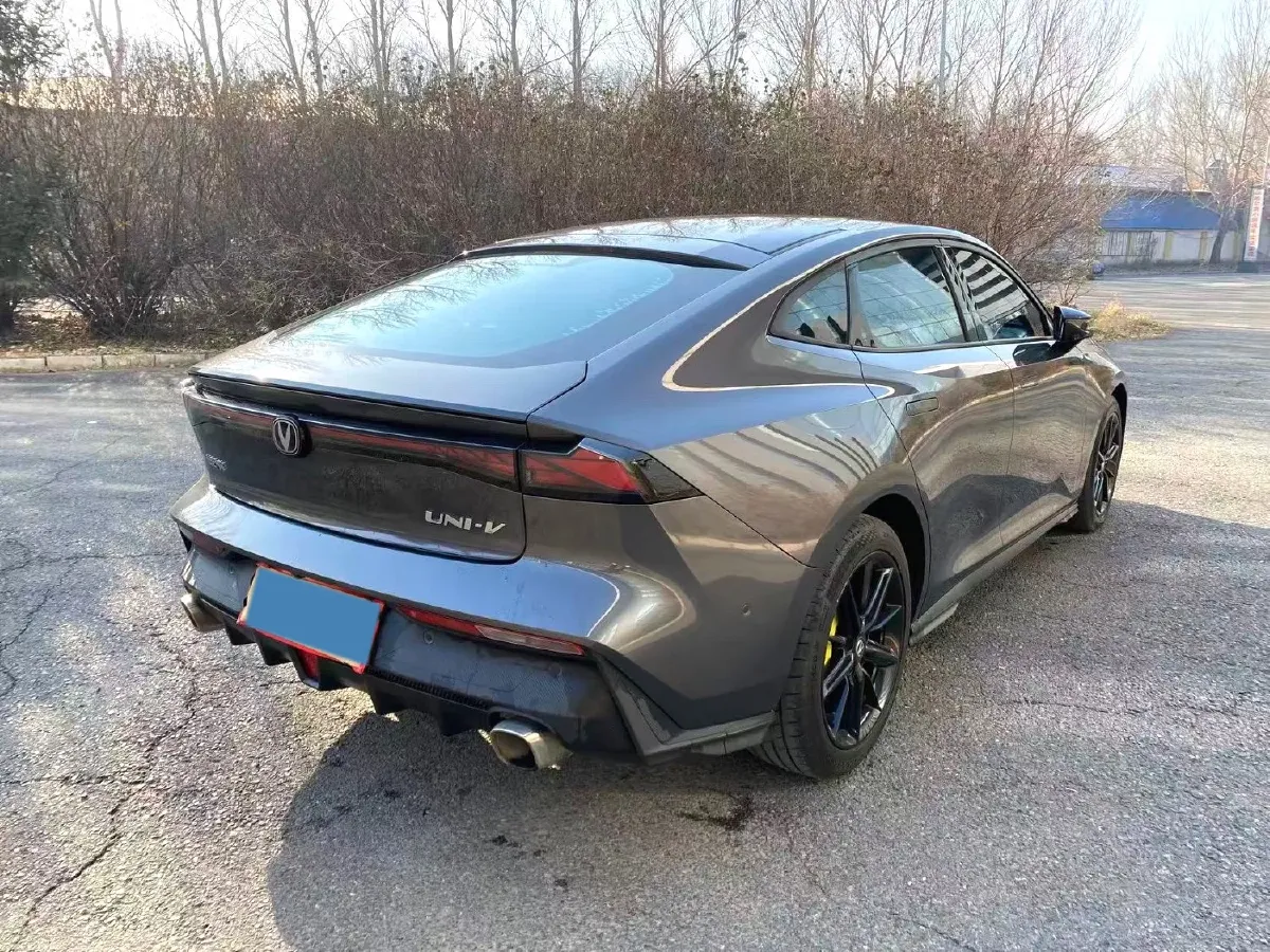 2022 ChangAn UNI-V 1.5T 188HP L4 7DCT,autocango,china used car exporter,china ev exporter,chinese used car exporter,chinese used ev exporter