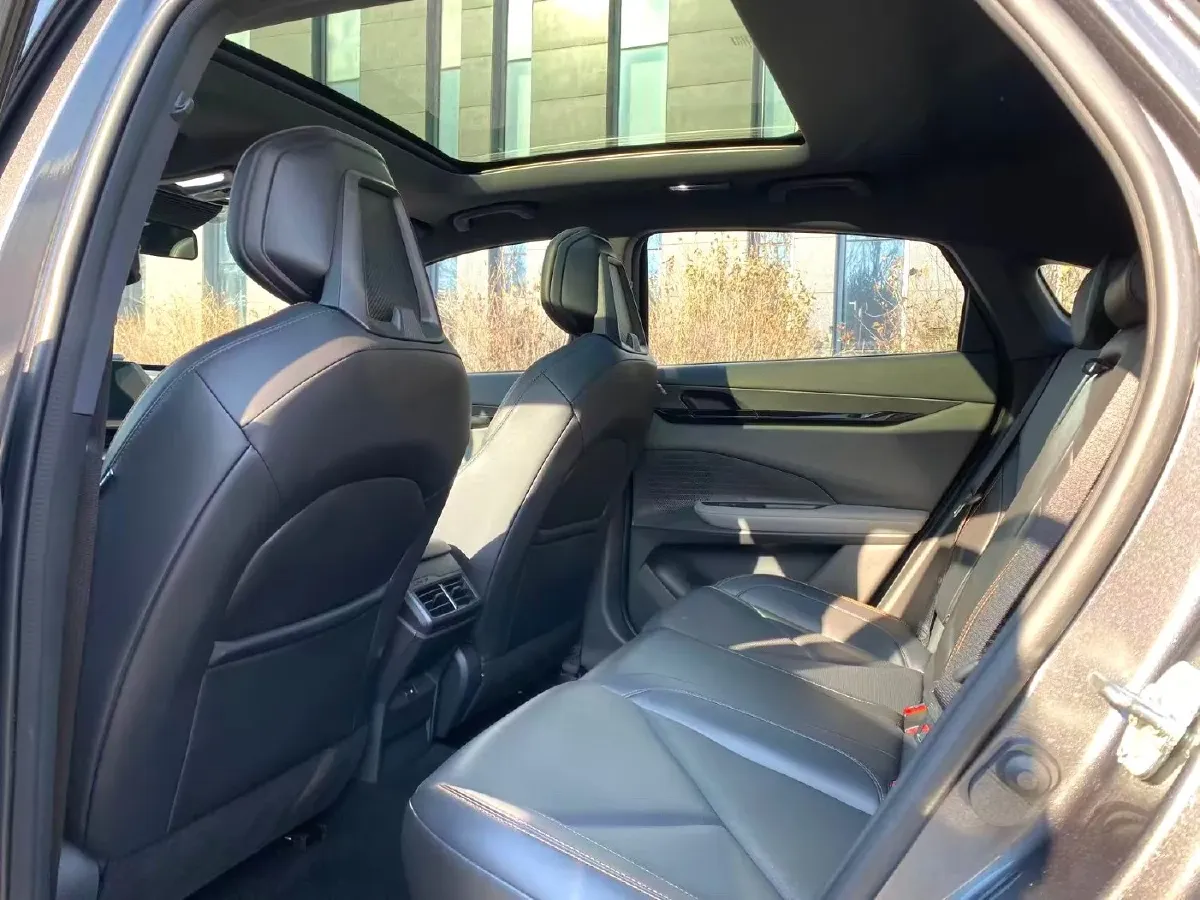 2022 ChangAn UNI-V 1.5T 188HP L4 7DCT,autocango,china used car exporter,china ev exporter,chinese used car exporter,chinese used ev exporter