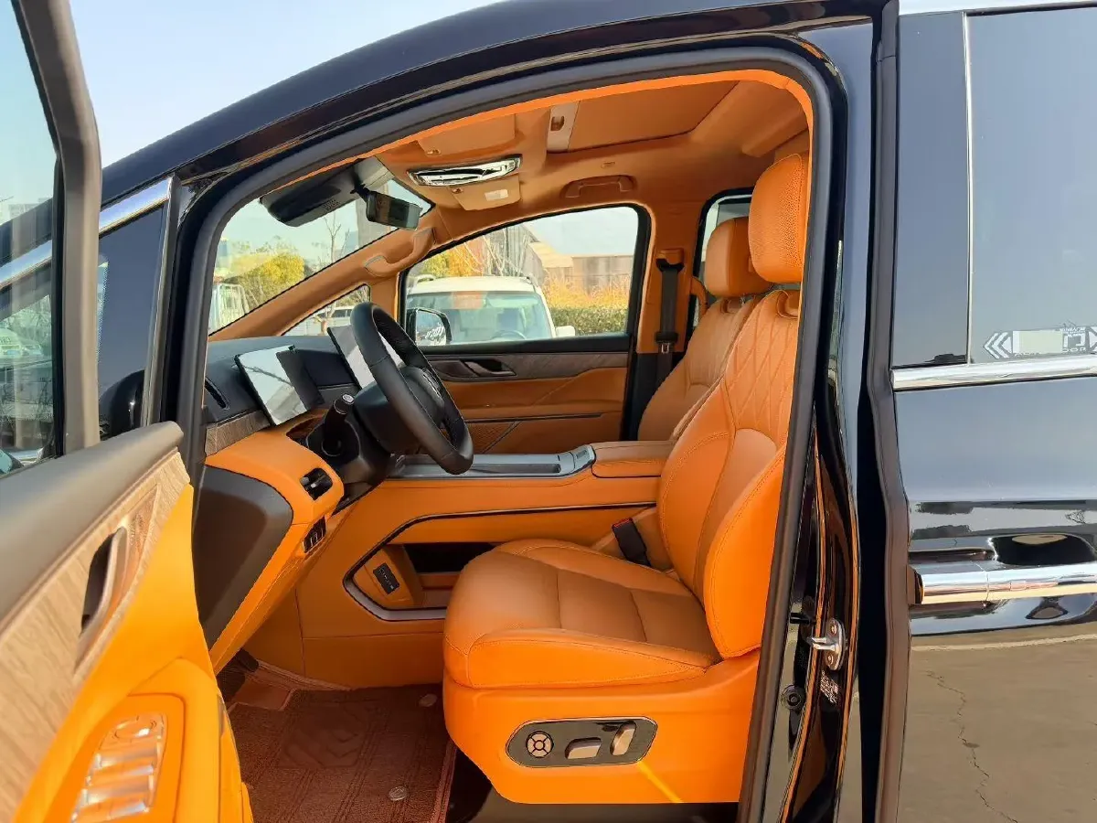 2025 WEY HighMountain 1.5T 170HP L4 4DHT PHEV,autocango,china used car exporter,china ev exporter,chinese used car exporter,chinese used ev exporter