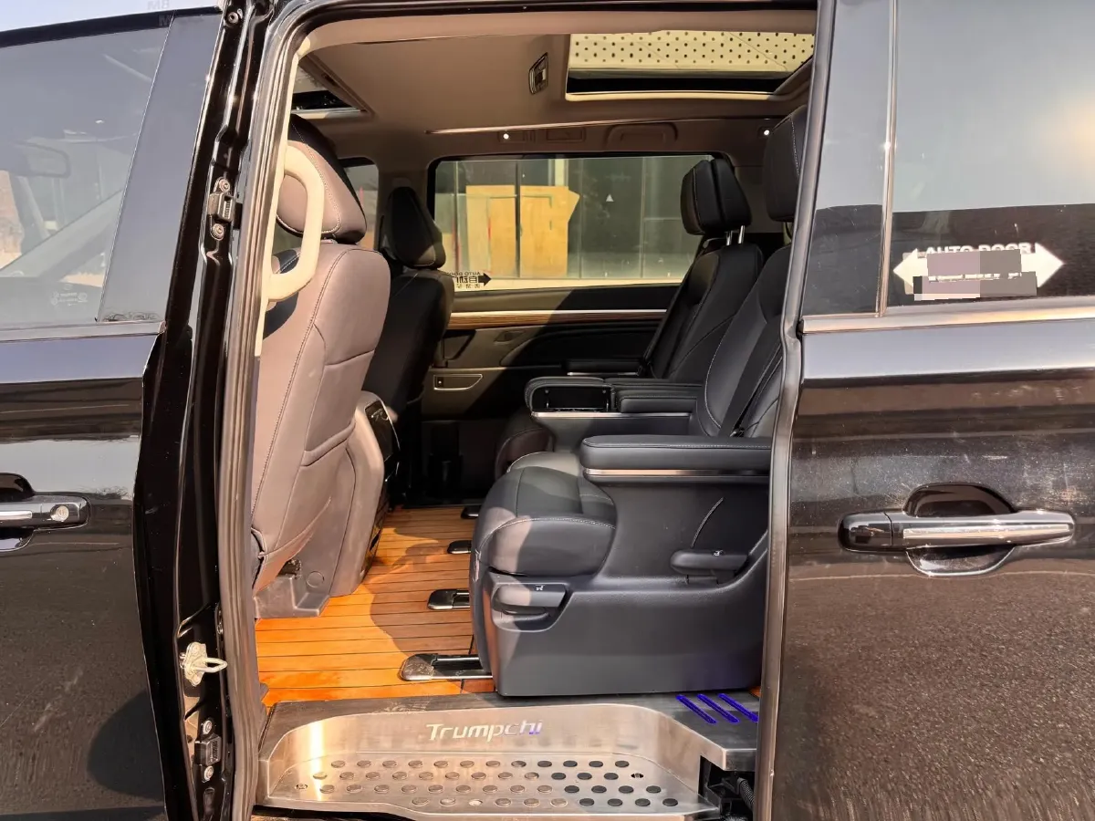 2021 GAC Trumpchi M8 2.0T 252HP L4 8AT,autocango,china used car exporter,china ev exporter,chinese used car exporter,chinese used ev exporter