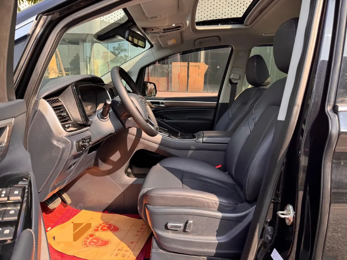 2021 GAC Trumpchi M8 2.0T 252HP L4 8AT,autocango,china used car exporter,china ev exporter,chinese used car exporter,chinese used ev exporter