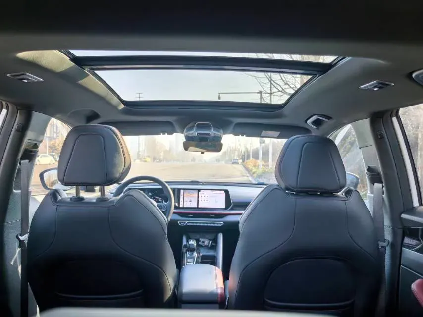 2023 Geely Coolray 1.5T 181HP L4 7DCT,autocango,china used car exporter,china ev exporter,chinese used car exporter,chinese used ev exporter