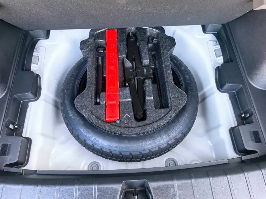 2023 Geely Coolray 1.5T 181HP L4 7DCT,autocango,china used car exporter,china ev exporter,chinese used car exporter,chinese used ev exporter