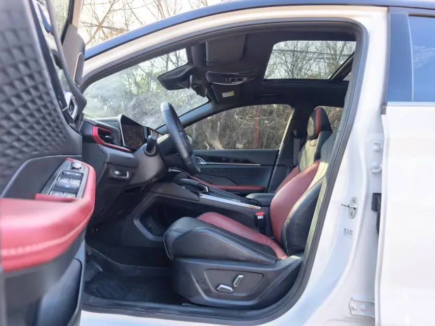 2023 Geely Coolray 1.5T 181HP L4 7DCT,autocango,china used car exporter,china ev exporter,chinese used car exporter,chinese used ev exporter