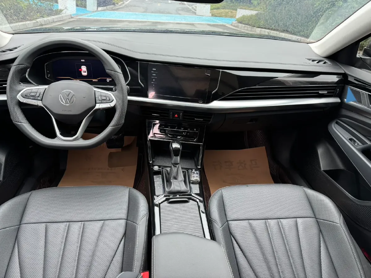 2025 Volkswagen Passat 2.0T 220HP L4 7DCT,autocango,china used car exporter,china ev exporter,chinese used car exporter,chinese used ev exporter