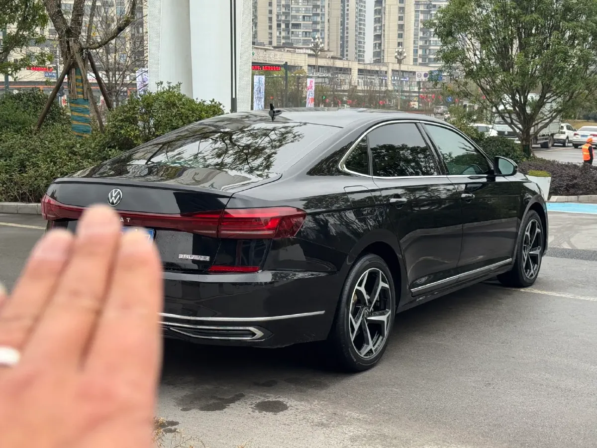 2025 Volkswagen Passat 2.0T 220HP L4 7DCT,autocango,china used car exporter,china ev exporter,chinese used car exporter,chinese used ev exporter