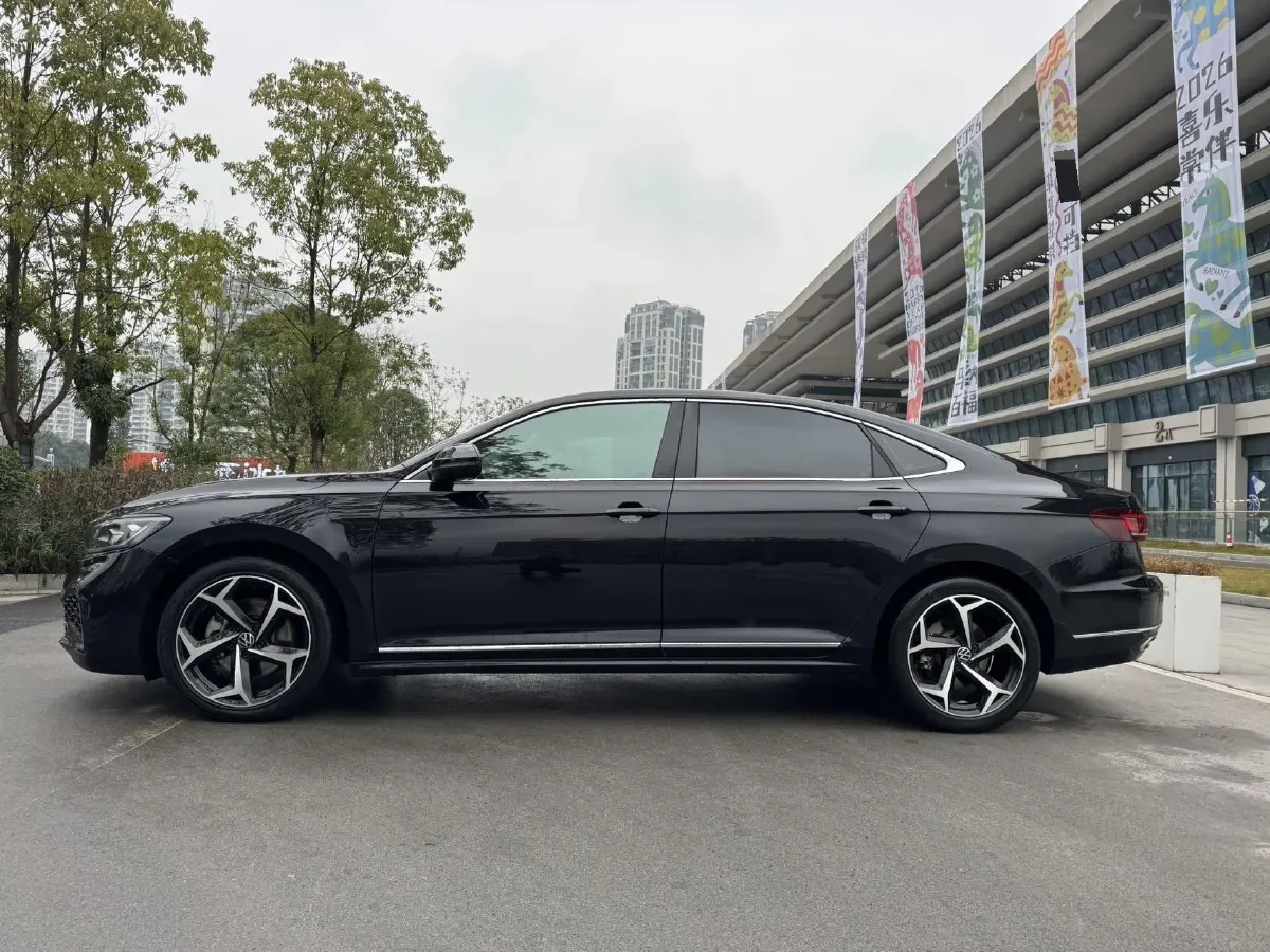 2025 Volkswagen Passat 2.0T 220HP L4 7DCT,autocango,china used car exporter,china ev exporter,chinese used car exporter,chinese used ev exporter