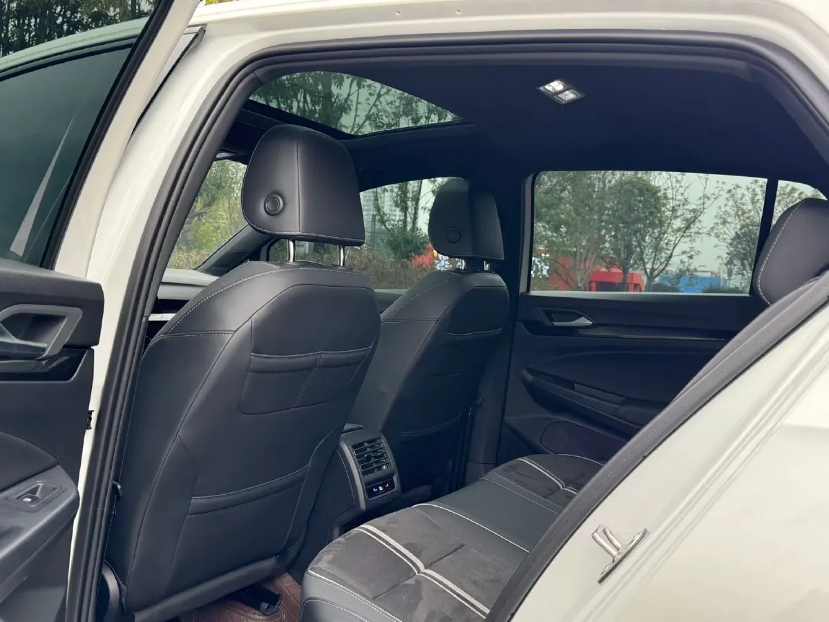 2023 Volkswagen Golf 1.4T 150HP L4 7DCT,autocango,china used car exporter,china ev exporter,chinese used car exporter,chinese used ev exporter