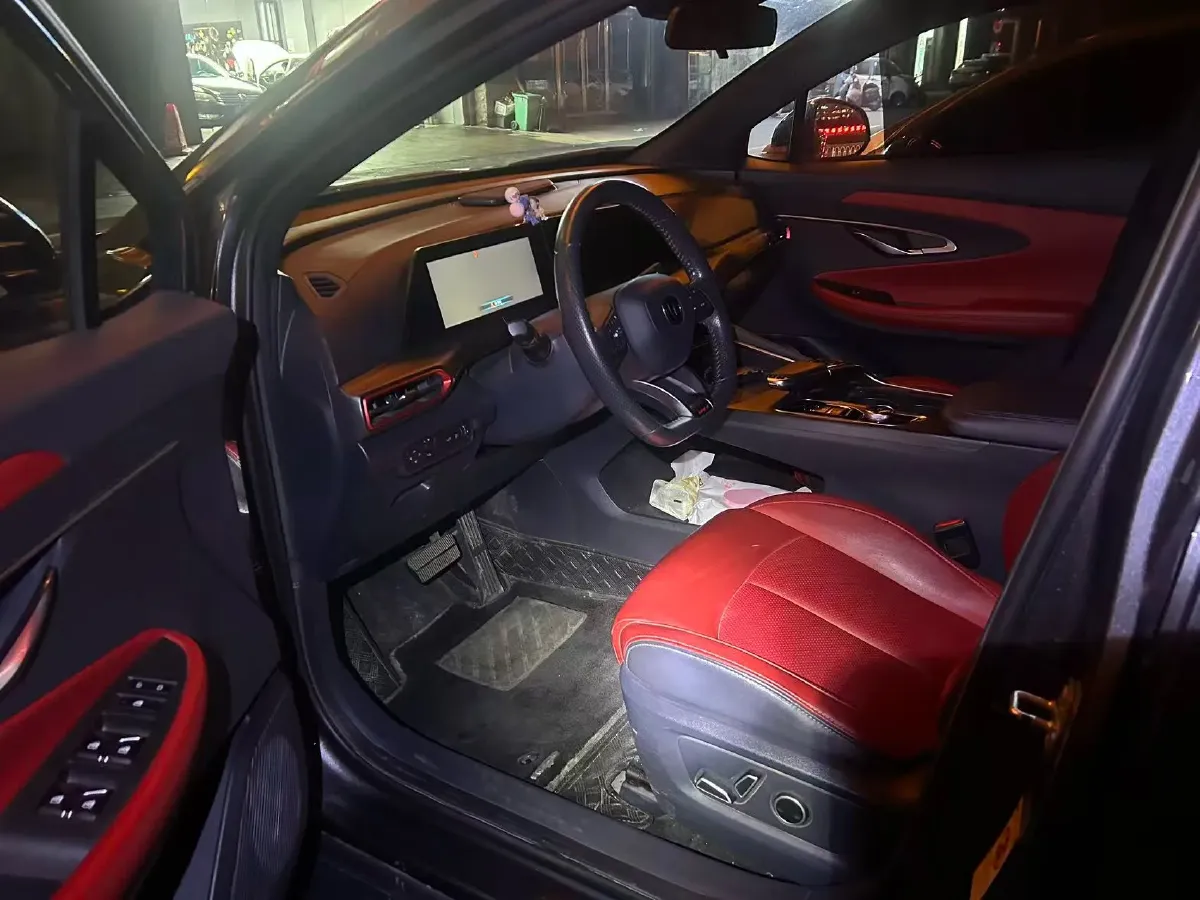 2020 ChangAn UNI-T 1.5T 180HP L4 7DCT,autocango,china used car exporter,china ev exporter,chinese used car exporter,chinese used ev exporter