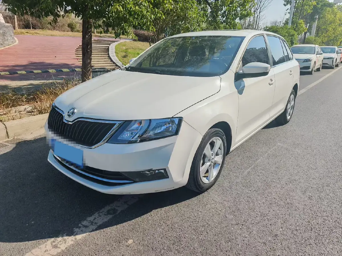 2018 Skoda Rapid Spaceback 1.6L 110HP L4 6AT