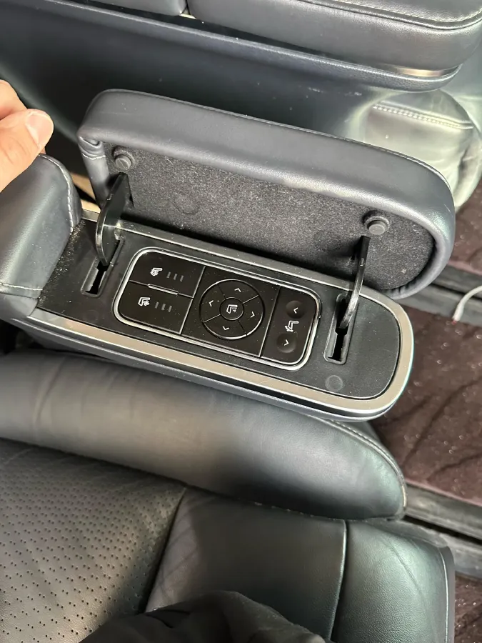 2021 GAC Trumpchi M8 2.0T 252HP L4 8AT,autocango,china used car exporter,china ev exporter,chinese used car exporter,chinese used ev exporter