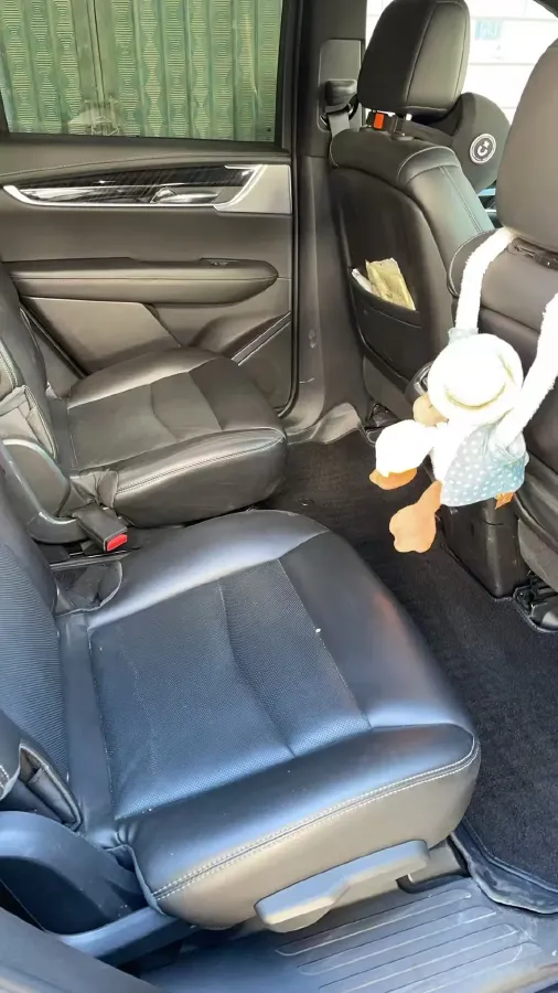 2022 Cadillac XT6 2.0T 237HP L4 9AT,autocango,china used car exporter,china ev exporter,chinese used car exporter,chinese used ev exporter