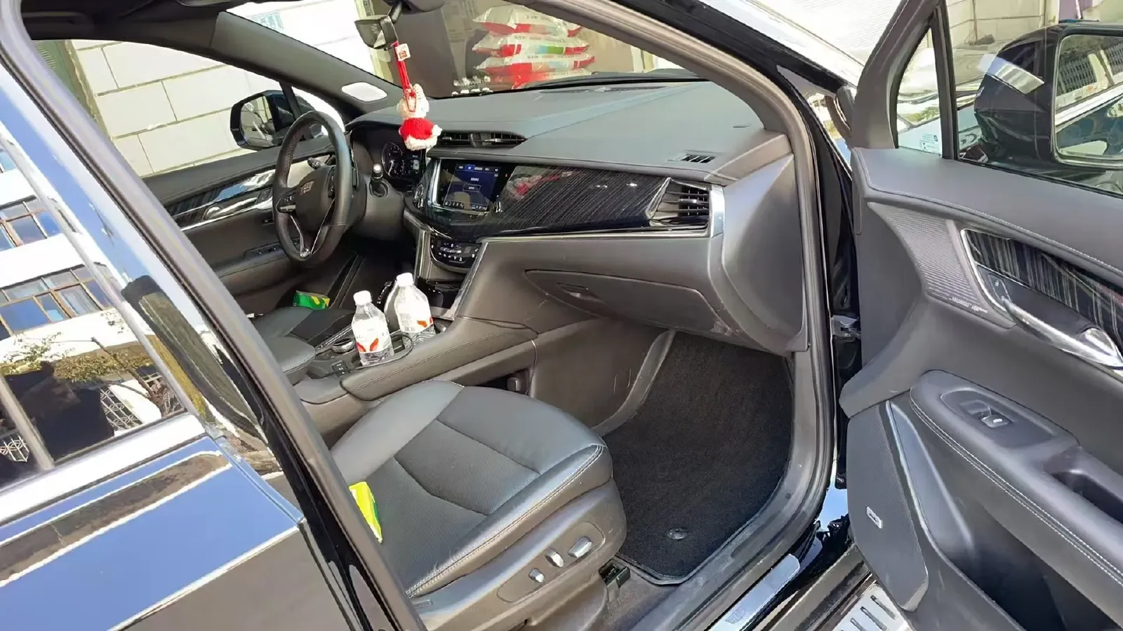 2022 Cadillac XT6 2.0T 237HP L4 9AT,autocango,china used car exporter,china ev exporter,chinese used car exporter,chinese used ev exporter