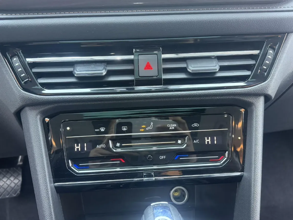 2021 Volkswagen Tharu 1.4T 150HP L4 7DCT,autocango,china used car exporter,china ev exporter,chinese used car exporter,chinese used ev exporter