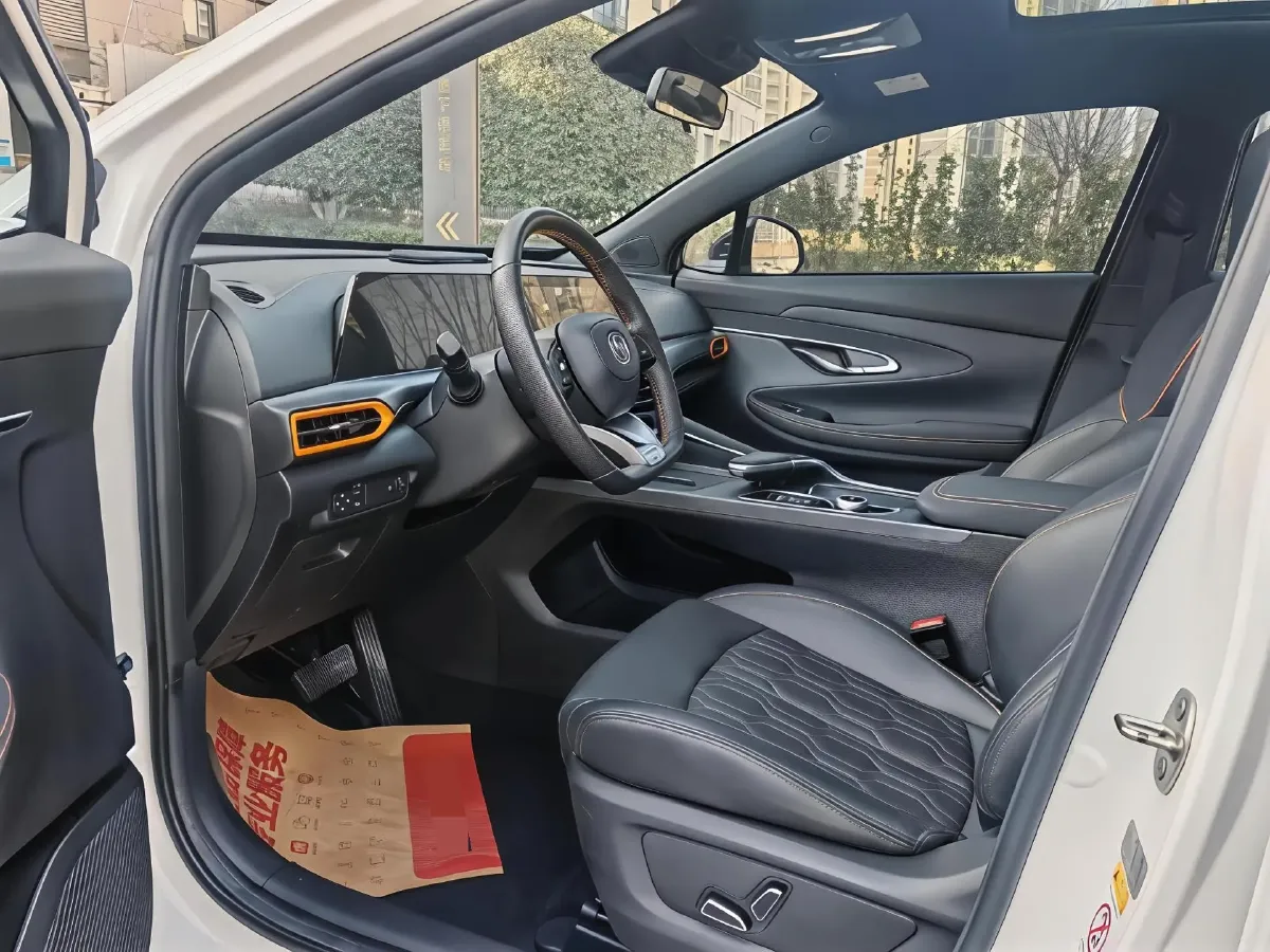 2022 ChangAn UNI-T 1.5T 188HP L4 7DCT,autocango,china used car exporter,china ev exporter,chinese used car exporter,chinese used ev exporter