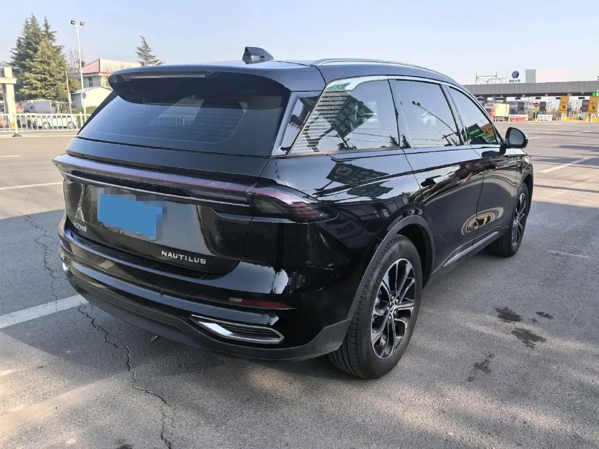2025 Lincoln Nautilus 2.0T 261HP L4 8AT,autocango,china used car exporter,china ev exporter,chinese used car exporter,chinese used ev exporter