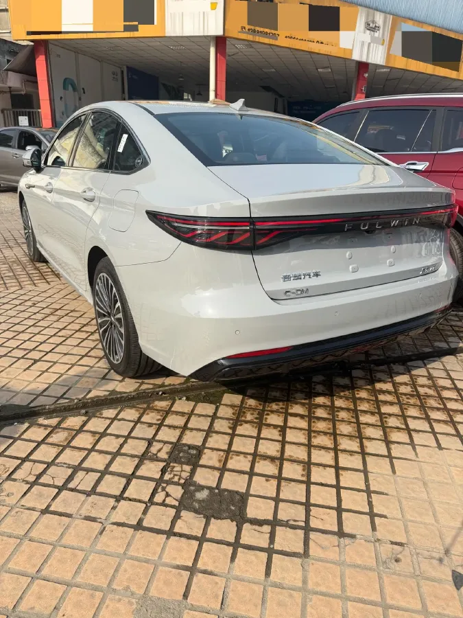 2025 Fulwin FulwinA8L 1.5T 156HP L4 1DHT PHEV 18.67KWH,autocango,china used car exporter,china ev exporter,chinese used car exporter,chinese used ev exporter