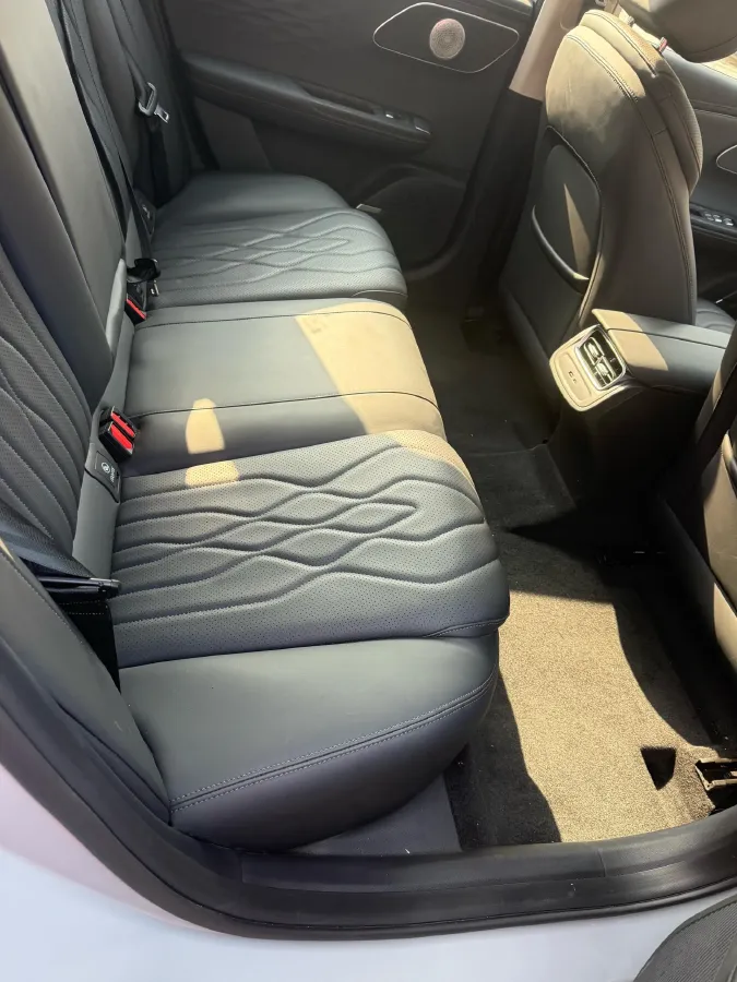 2025 Fulwin FulwinA8L 1.5T 156HP L4 1DHT PHEV 18.67KWH,autocango,china used car exporter,china ev exporter,chinese used car exporter,chinese used ev exporter