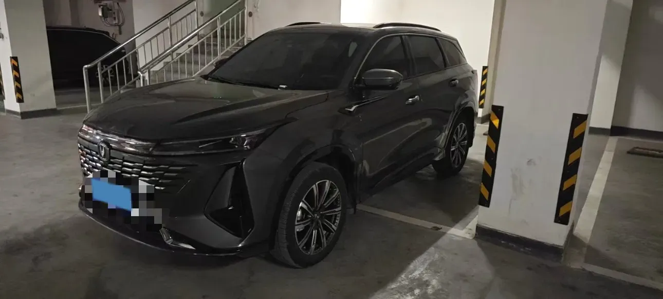 2023 ChangAn CS75 Plus 1.5T 188HP L4 8AT,autocango,china used car exporter,china ev exporter,chinese used car exporter,chinese used ev exporter